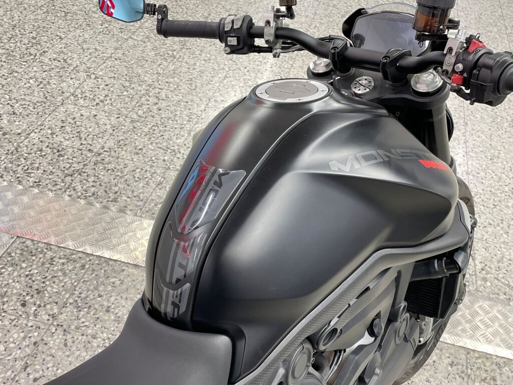Ducati MONSTER 2022 