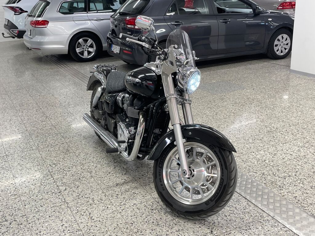 Triumph AMERICA 2013 