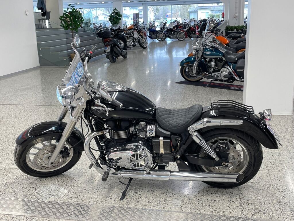 Triumph AMERICA 2013 