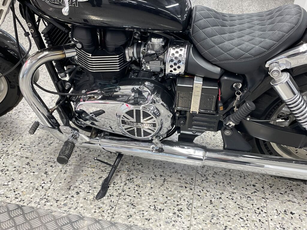 Triumph AMERICA 2013 