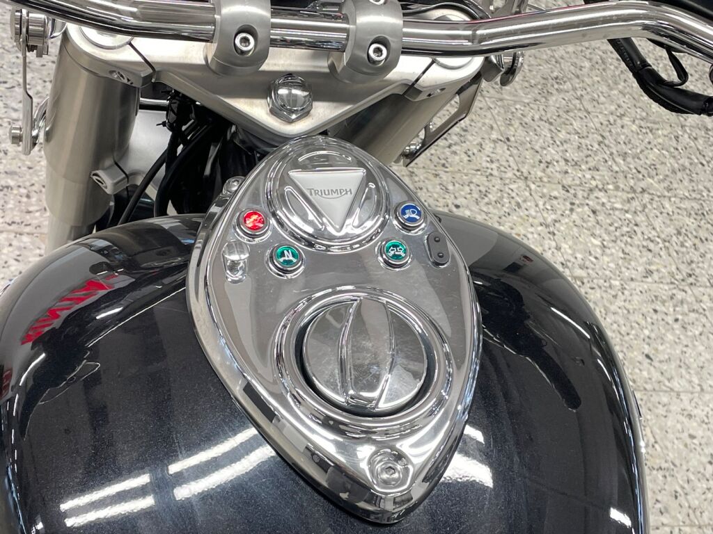 Triumph AMERICA 2013 