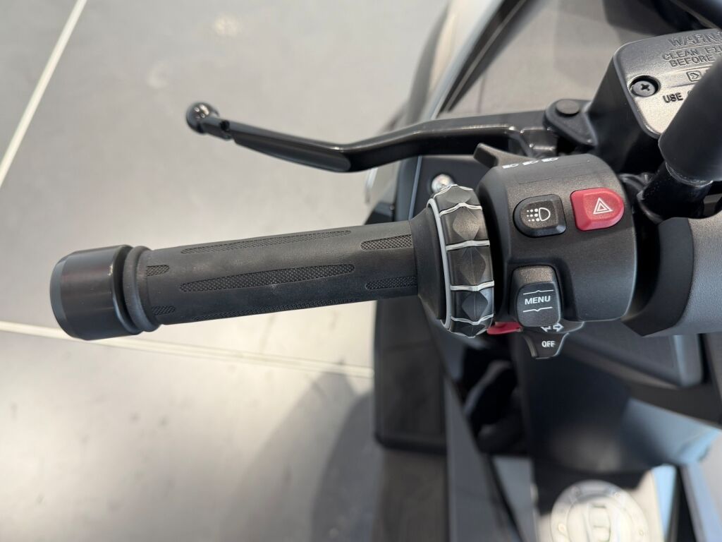 BMW C 2022 Musta