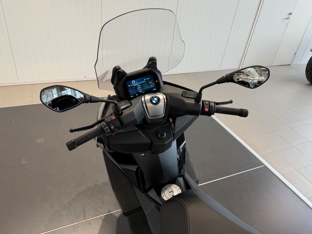 BMW C 2022 Musta
