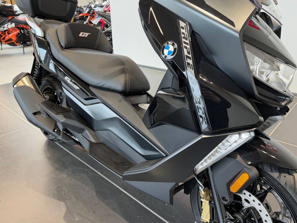 BMW C 2022 Musta