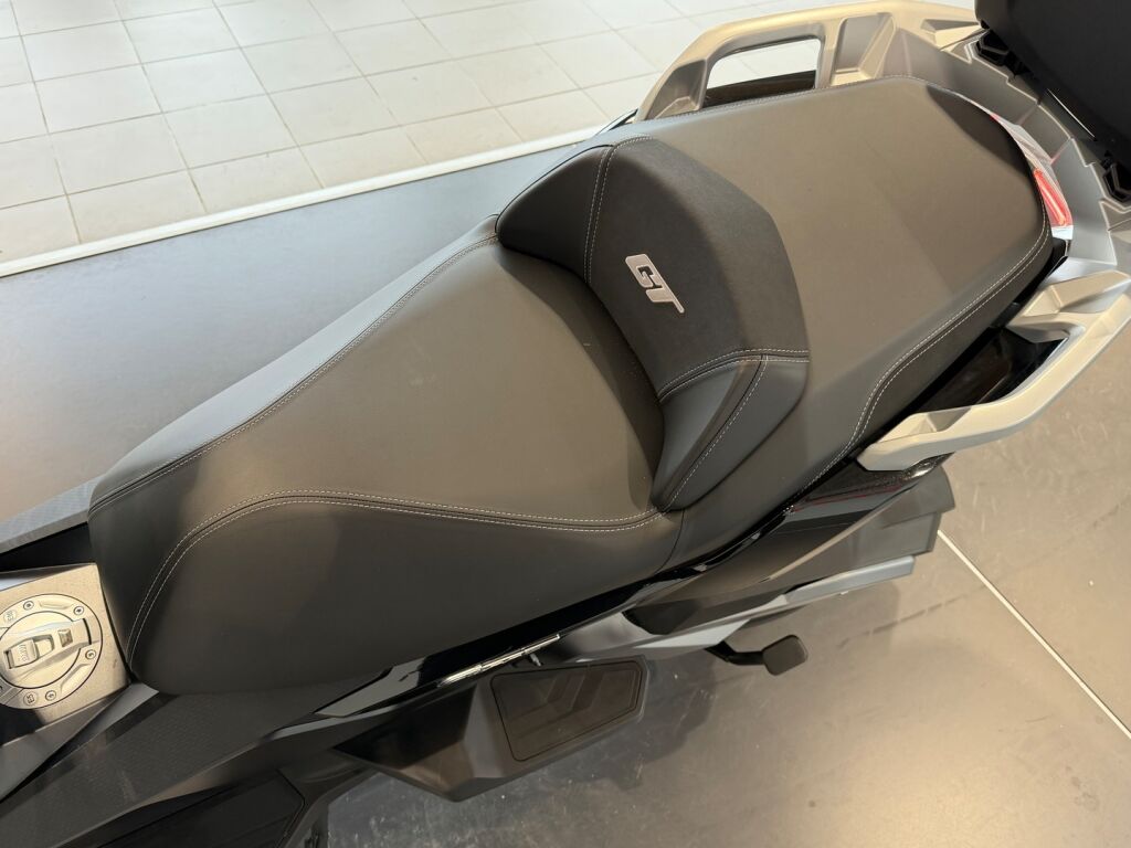 BMW C 2022 Musta