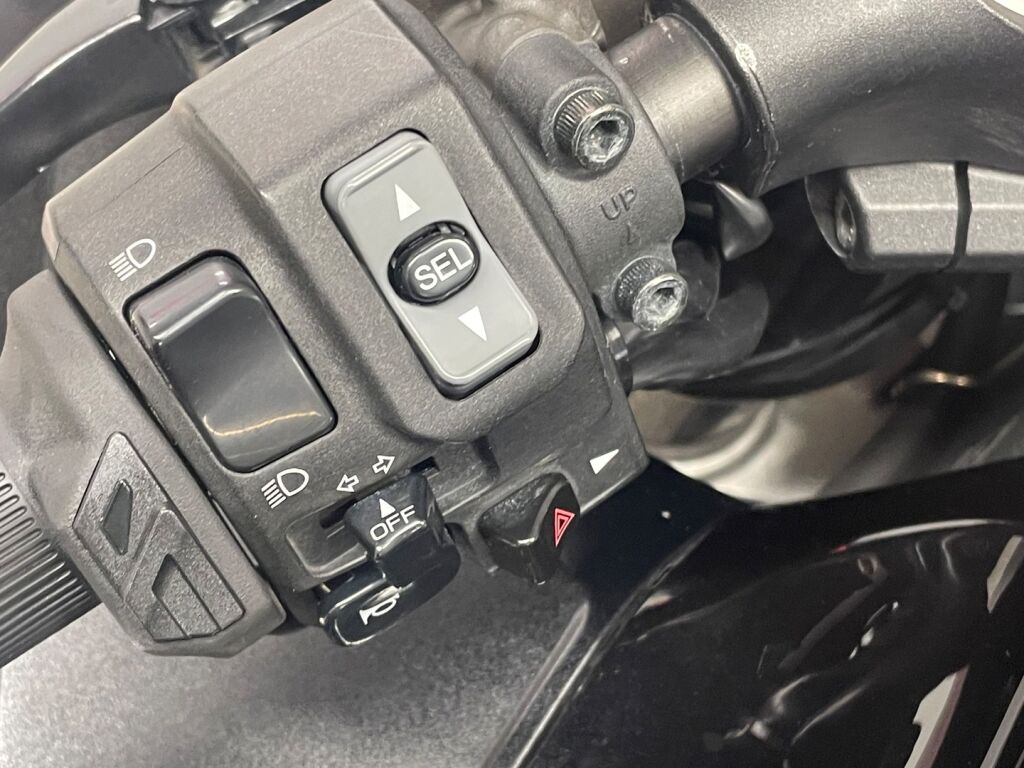 Kawasaki ZZR 2012 0