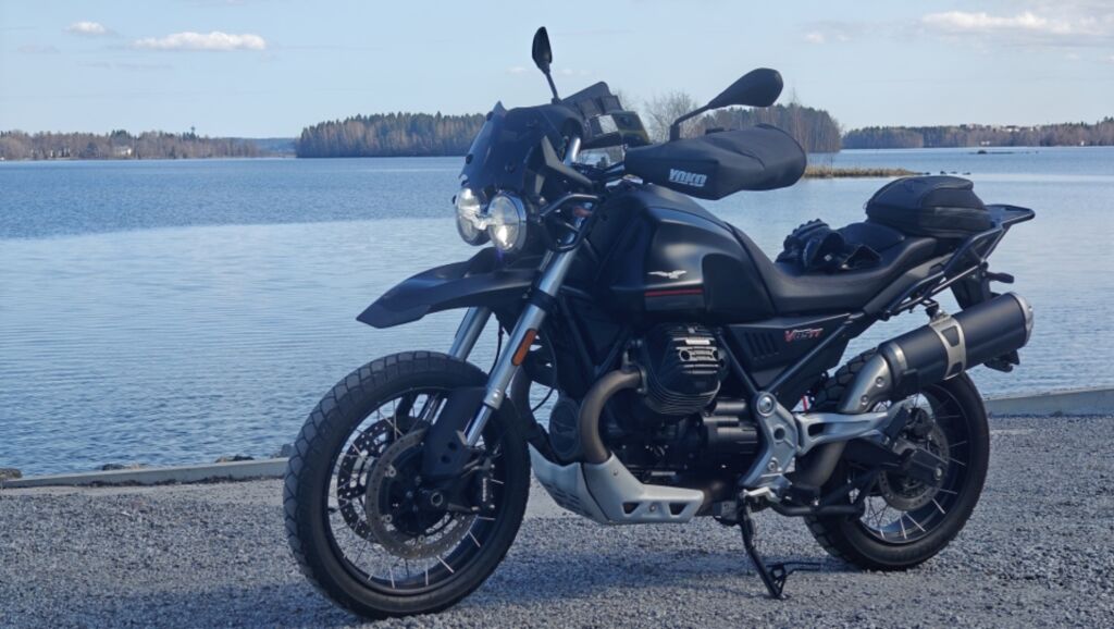 Moto guzzi V85 2021 Musta