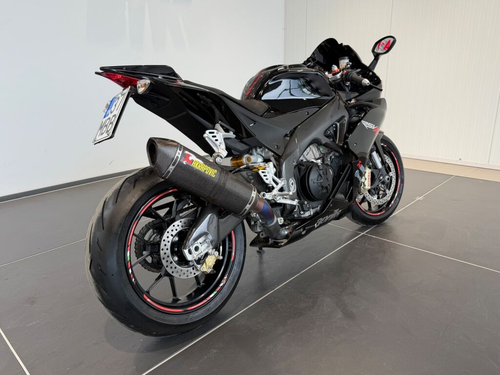 Aprilia RSV4 2010 