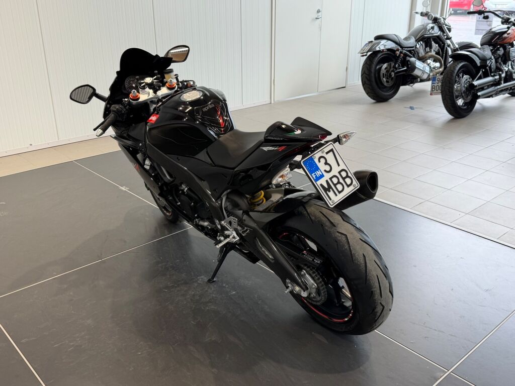 Aprilia RSV4 2010 