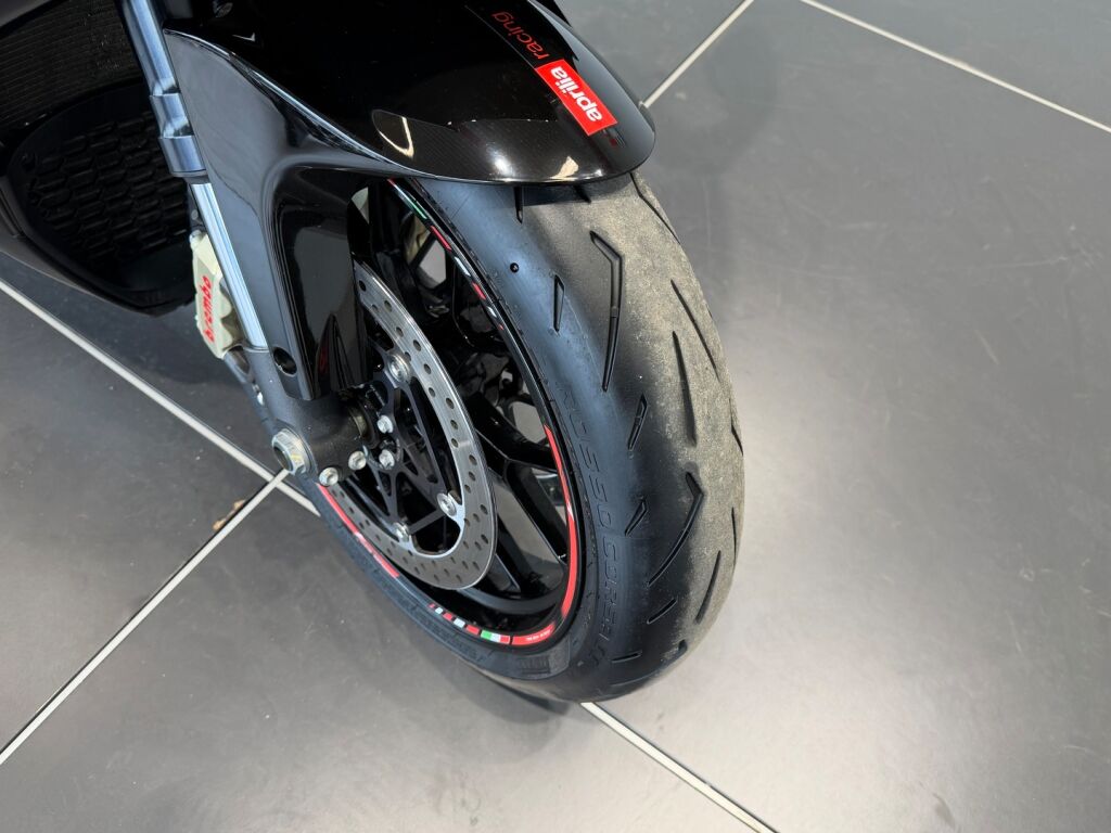Aprilia RSV4 2010 