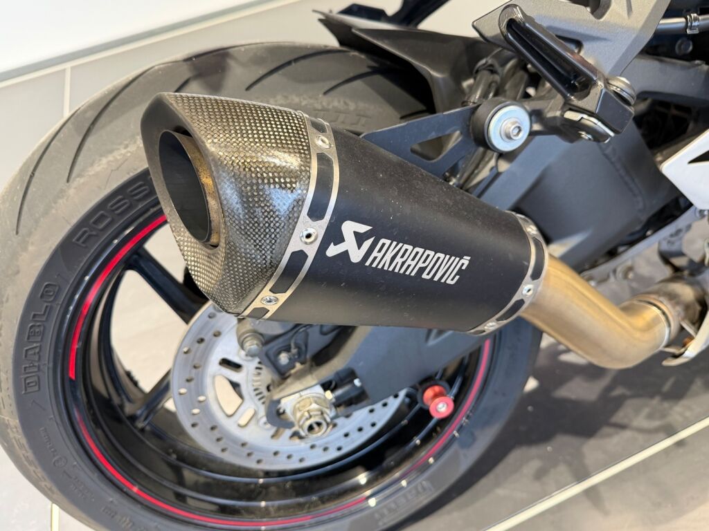 Kawasaki Z 2020 Musta