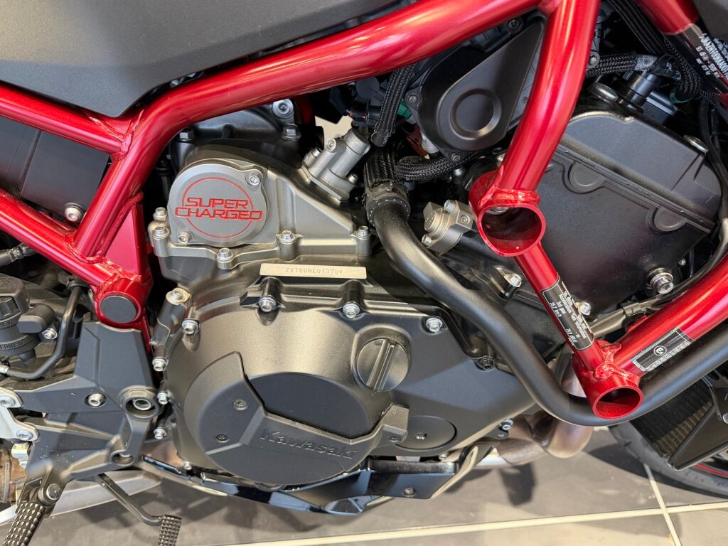Kawasaki Z 2020 Musta