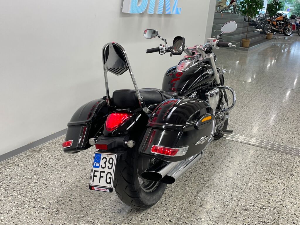 Suzuki INTRUDER 2010 Musta