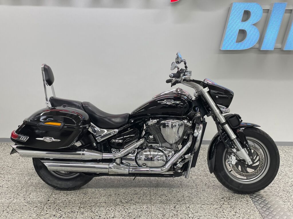 Suzuki INTRUDER 2010 Musta