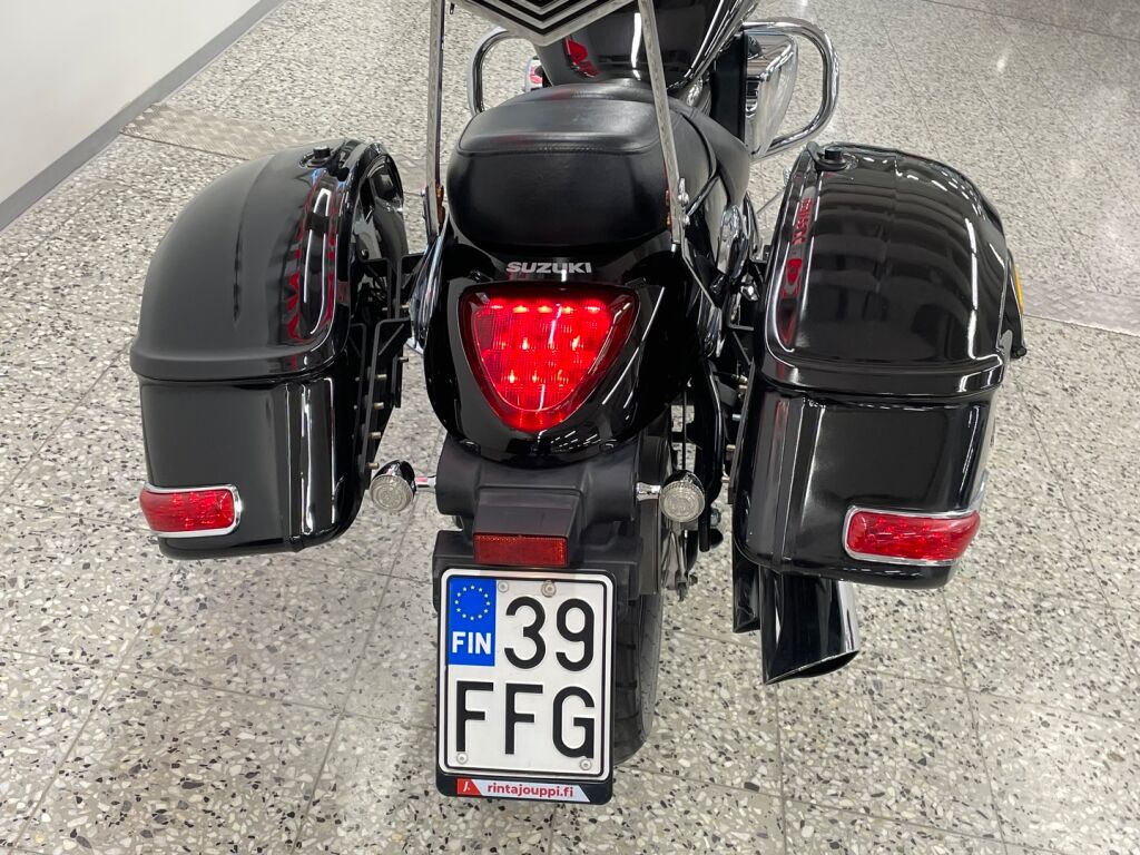 Suzuki INTRUDER 2010 Musta