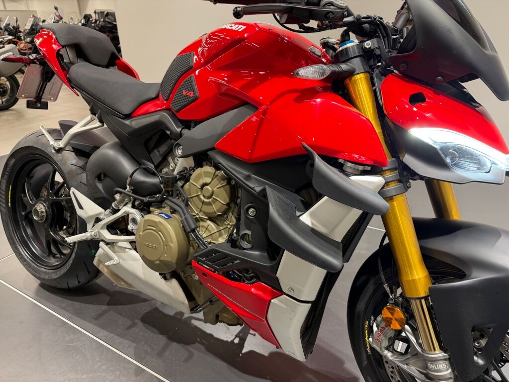 Ducati STREETFIGHTER 2022 Punainen