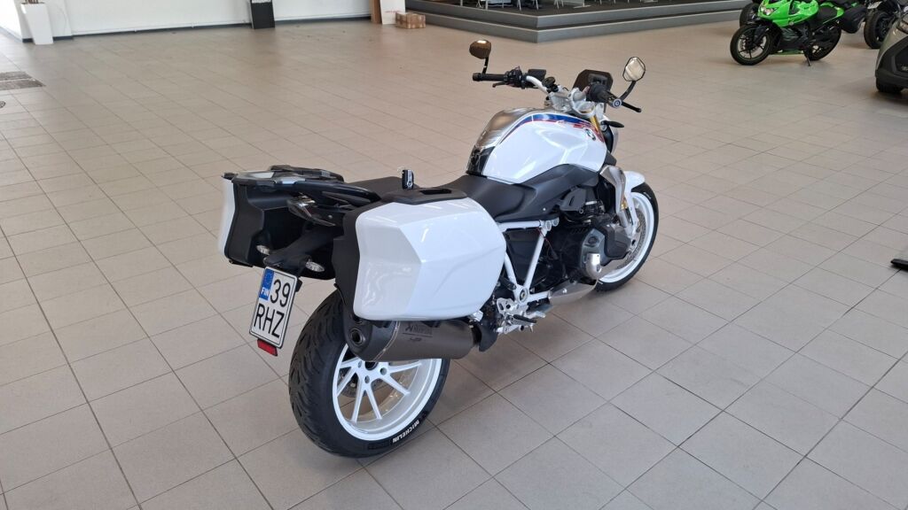 BMW R 2019 moniväri