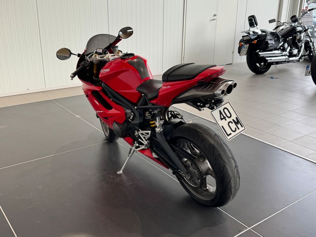 Triumph Daytona 2007 Punainen