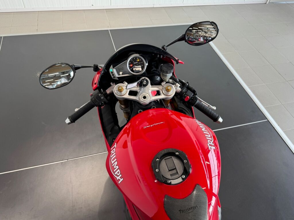 Triumph Daytona 2007 Punainen