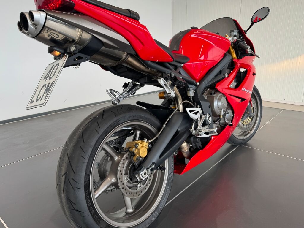 Triumph Daytona 2007 Punainen