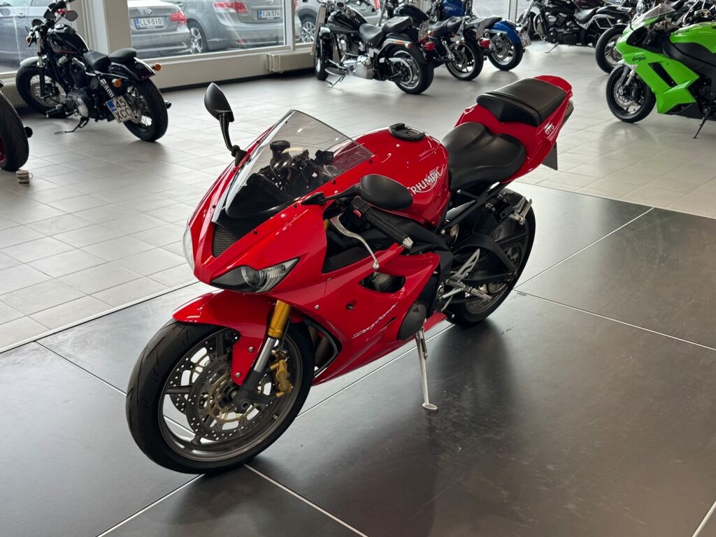 Triumph Daytona 2007 Punainen