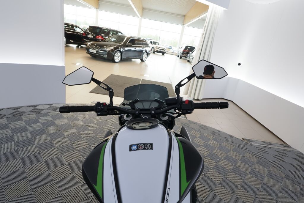 Kawasaki Z 2017 Musta