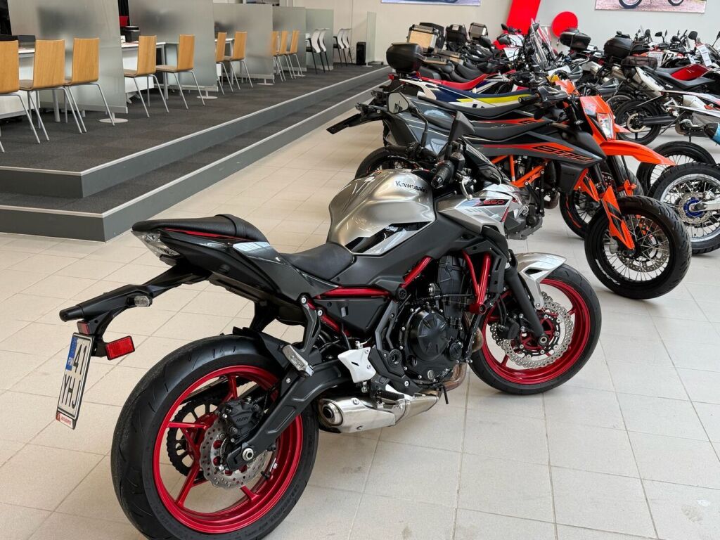 Kawasaki Z 2025 