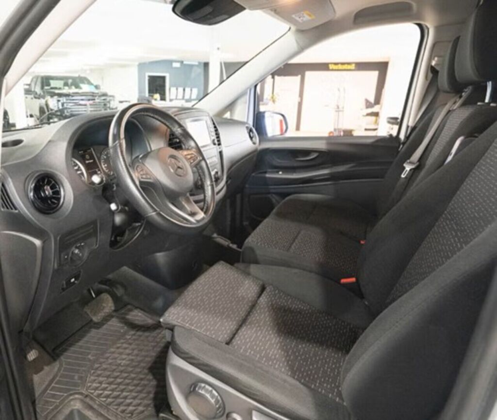 Mercedes-Benz Vito 2023 Valkoinen