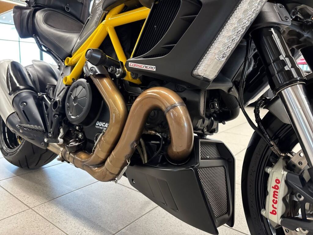 Ducati DIAVEL 2011 