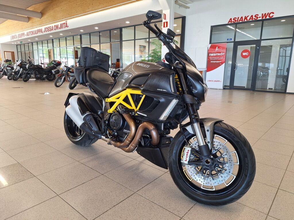 Ducati DIAVEL 2011 