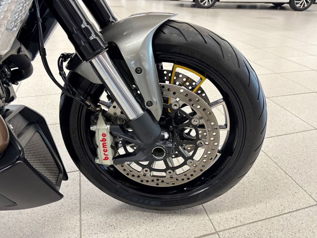 Ducati DIAVEL 2011 