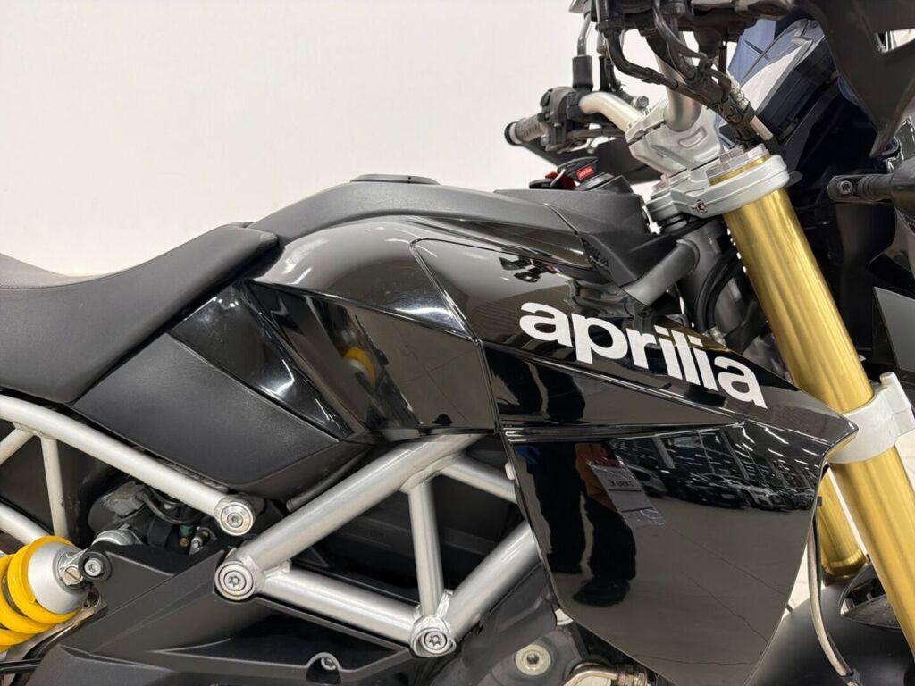 Aprilia Dorsoduro 2012 