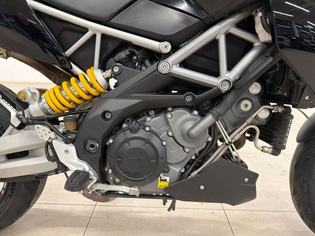 Aprilia Dorsoduro 2012 