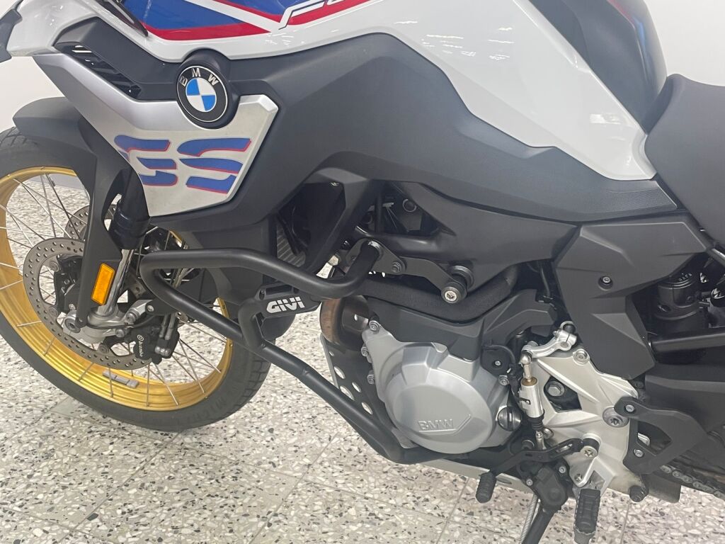 BMW F 2020 Valkoinen