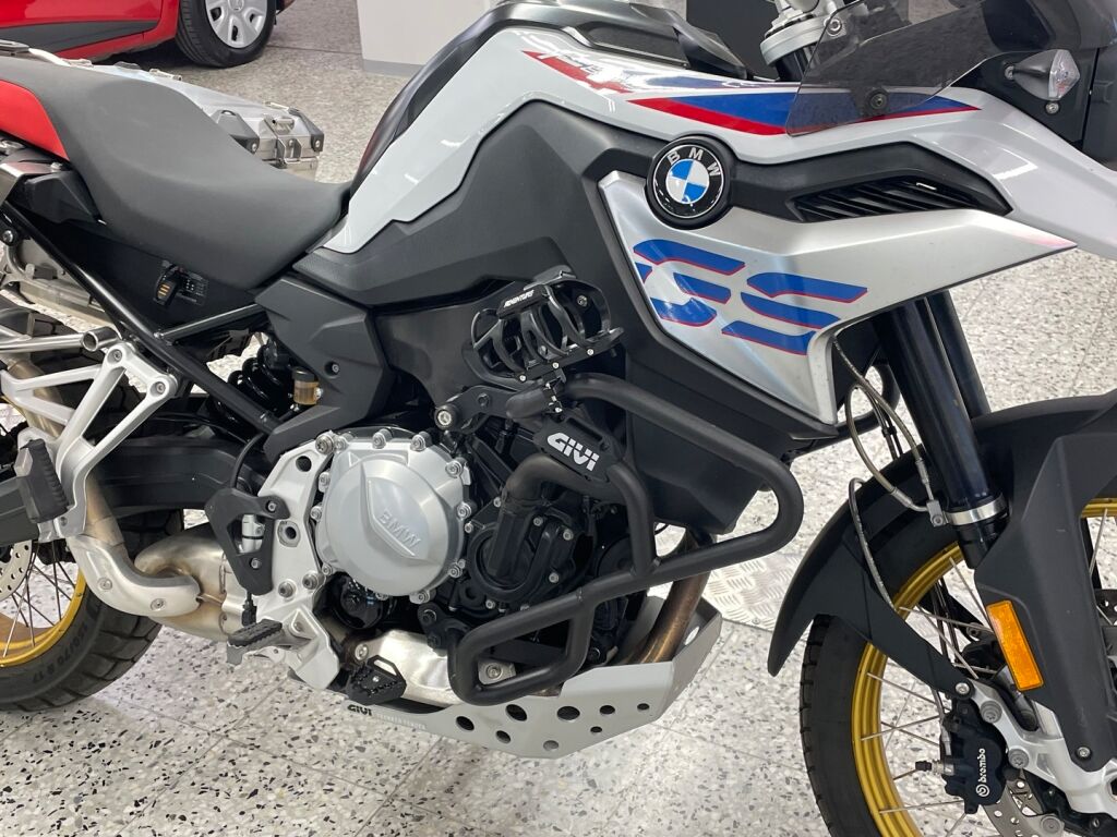 BMW F 2020 Valkoinen