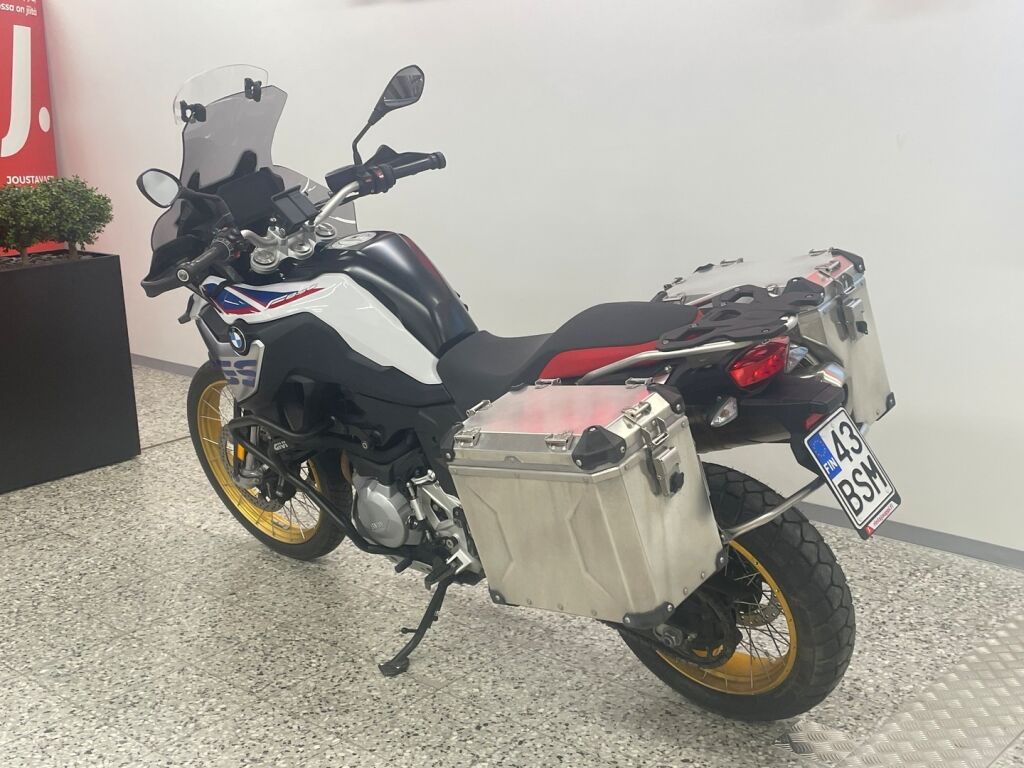 BMW F 2020 Valkoinen