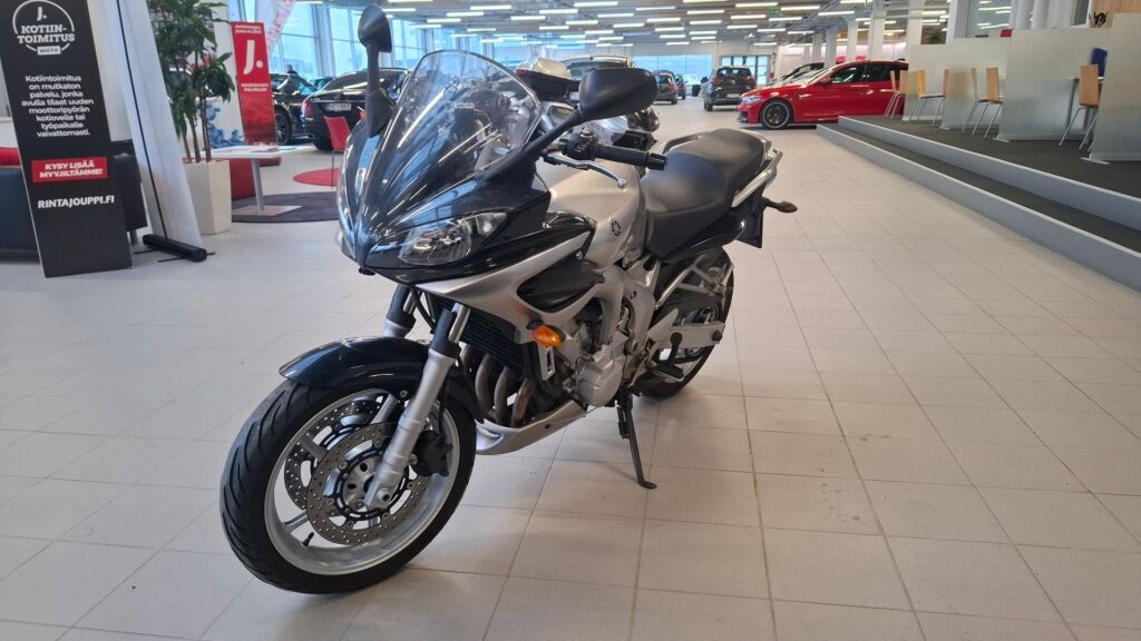 Yamaha FZ6-S 2004 Harmaa