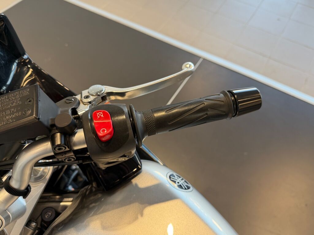 Yamaha FZ6-S 2004 Harmaa