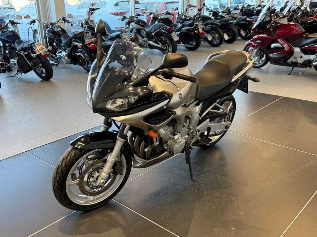 Yamaha FZ6-S 2004 Harmaa