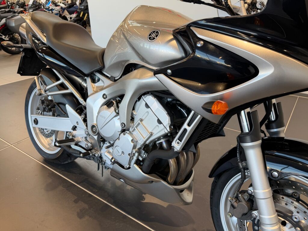 Yamaha FZ6-S 2004 Harmaa