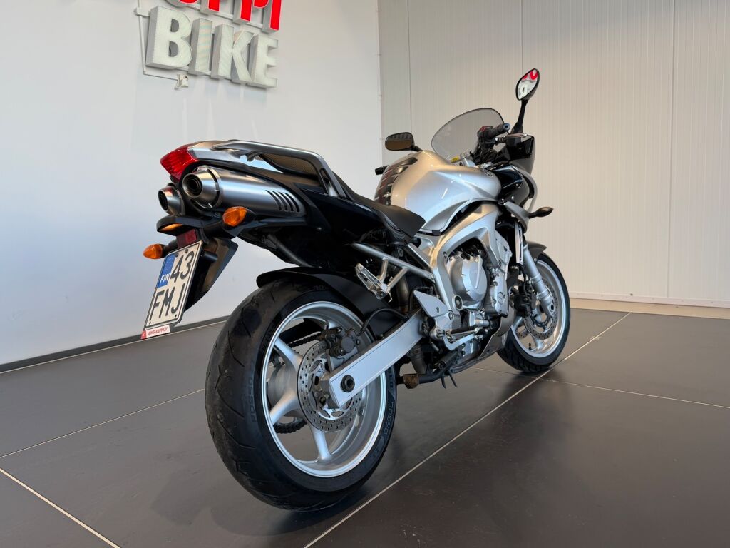 Yamaha FZ6-S 2004 Harmaa