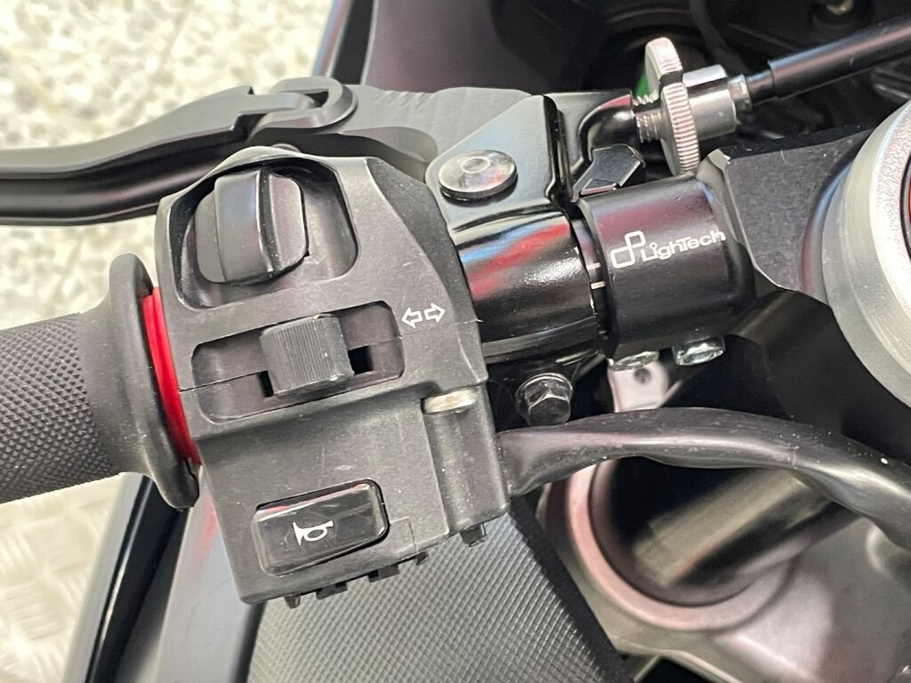 Aprilia RSV4 2011 