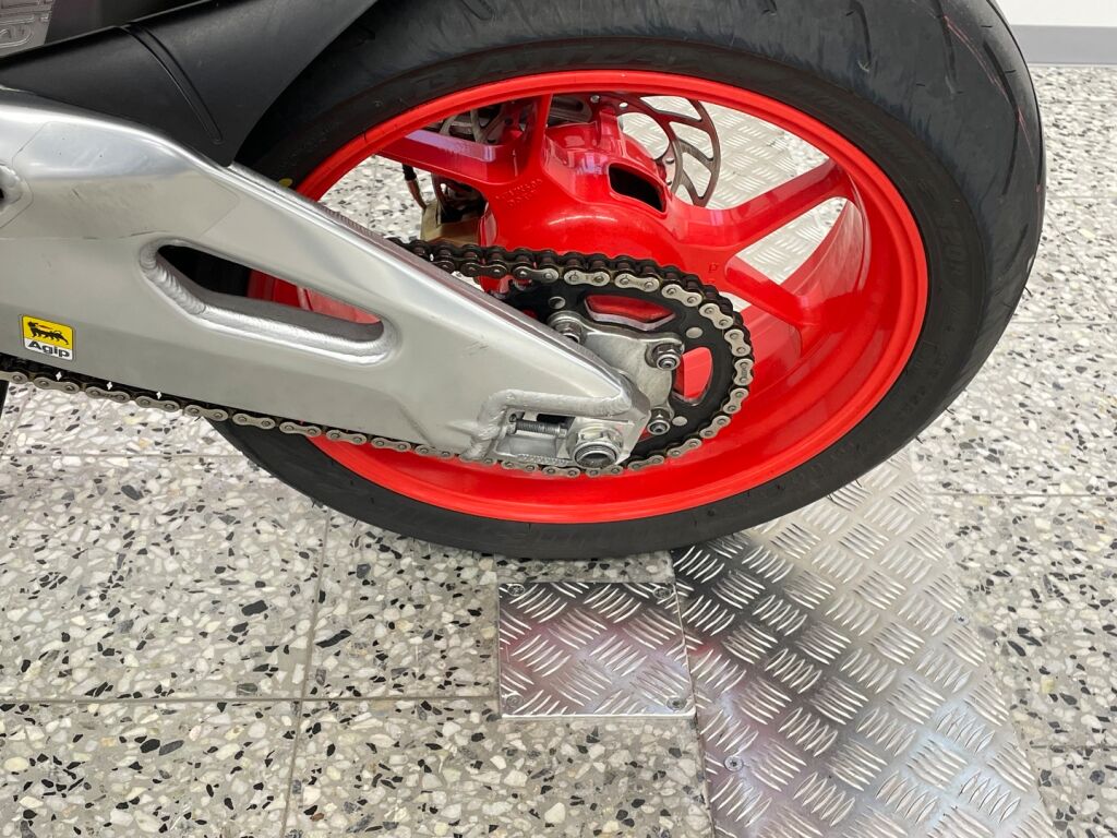 Aprilia RSV4 2011 