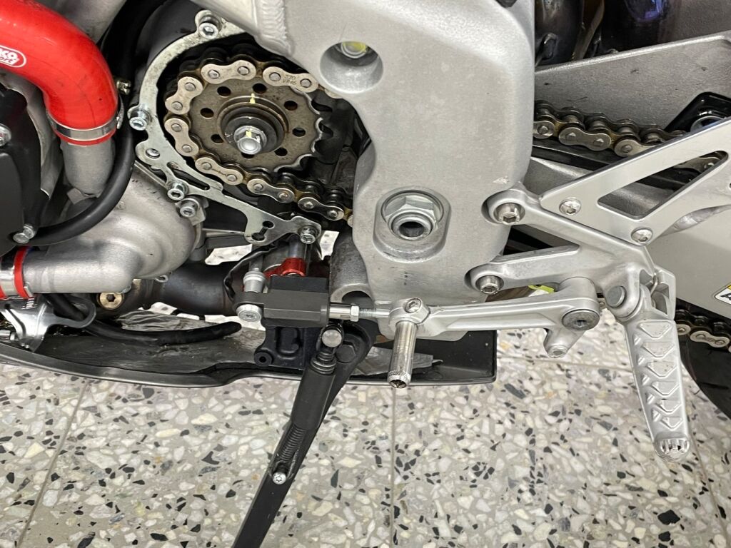 Aprilia RSV4 2011 