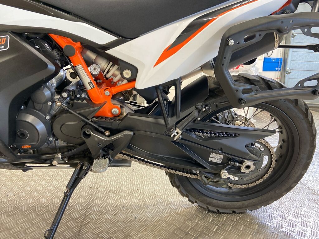 Ktm 890 2021 