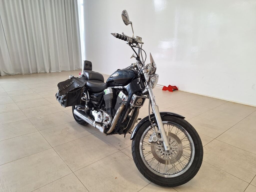 Suzuki VS 2001 moniväri