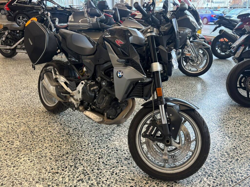 BMW F 2021 Musta