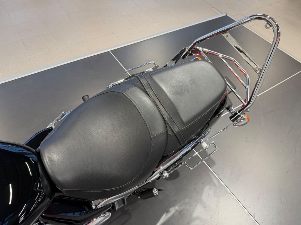 Suzuki INTRUDER 2012 Musta