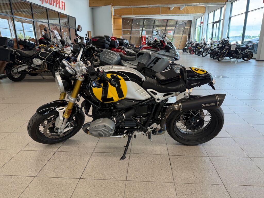 BMW R 2019 Musta