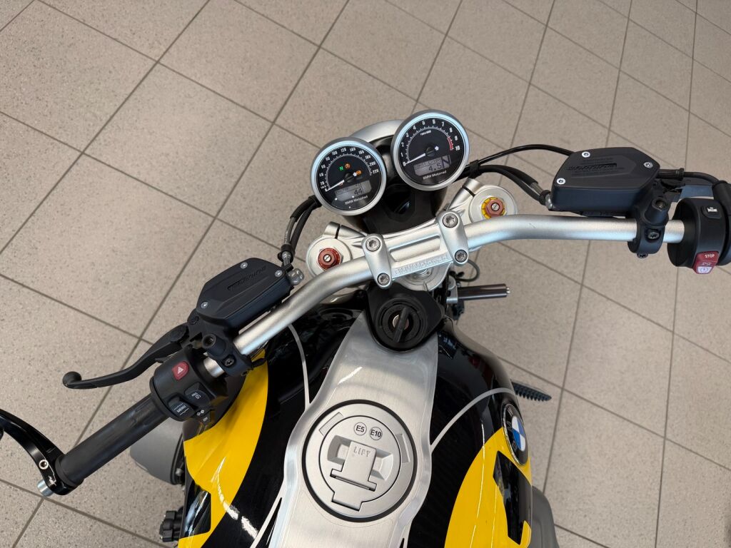 BMW R 2019 Musta